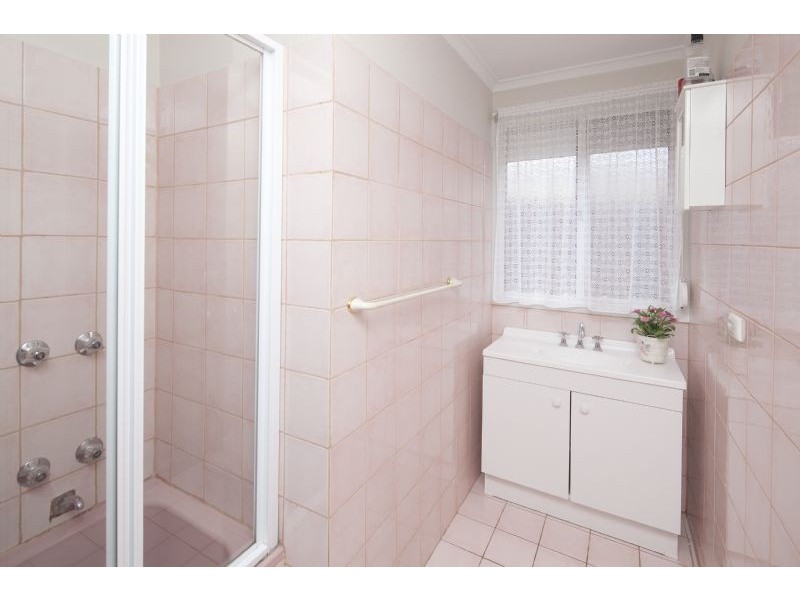 1/28 Liquidamber Street, Doveton VIC 3177