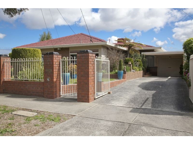 2 Waranga Street, Dandenong North VIC 3175