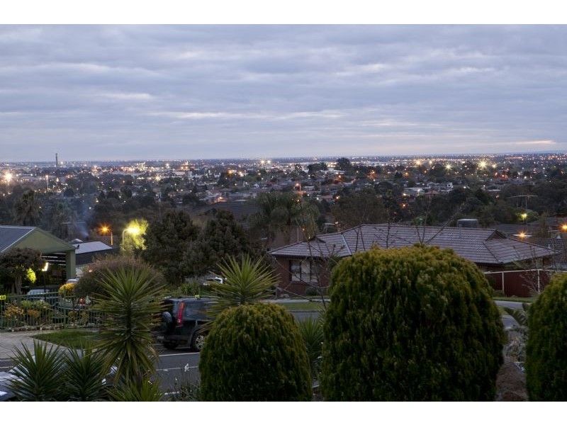 63 John Edgecumbe Way, Endeavour Hills VIC 3802