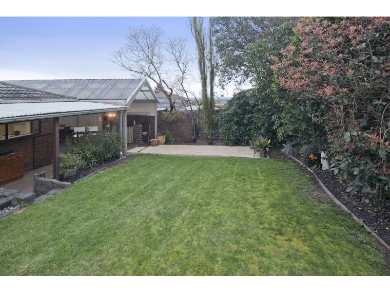 63 John Edgecumbe Way, Endeavour Hills VIC 3802