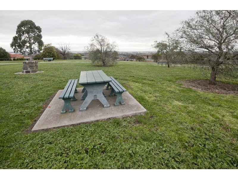 63 John Edgecumbe Way, Endeavour Hills VIC 3802