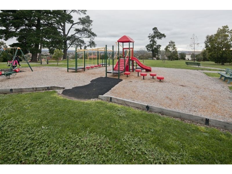 63 John Edgecumbe Way, Endeavour Hills VIC 3802