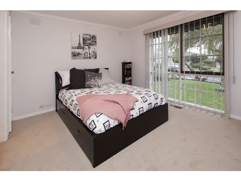 63 John Edgecumbe Way, Endeavour Hills VIC 3802