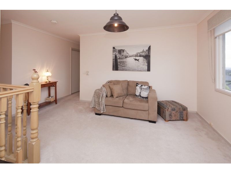 63 John Edgecumbe Way, Endeavour Hills VIC 3802