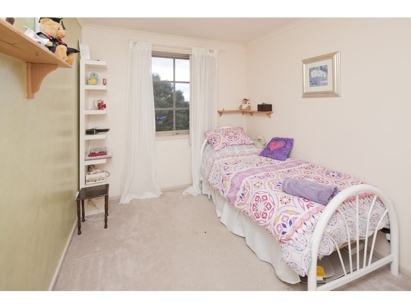 63 John Edgecumbe Way, Endeavour Hills VIC 3802