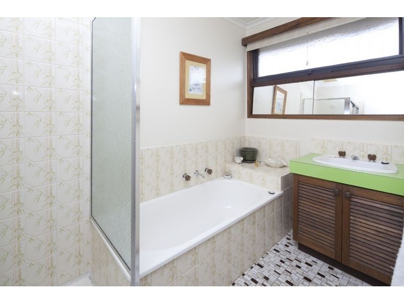 104 Berrabri Drive, Scoresby VIC 3179