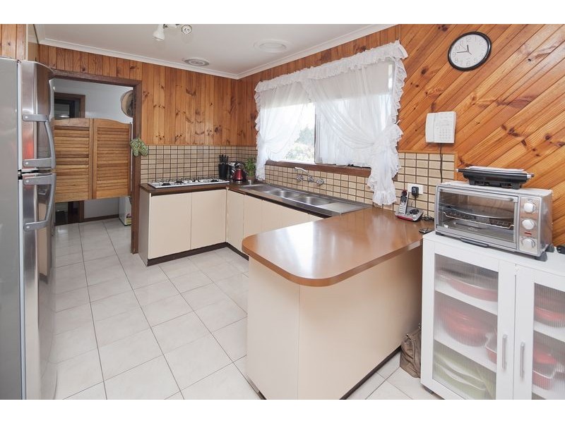 27 Fletcher Road, Dandenong North VIC 3175