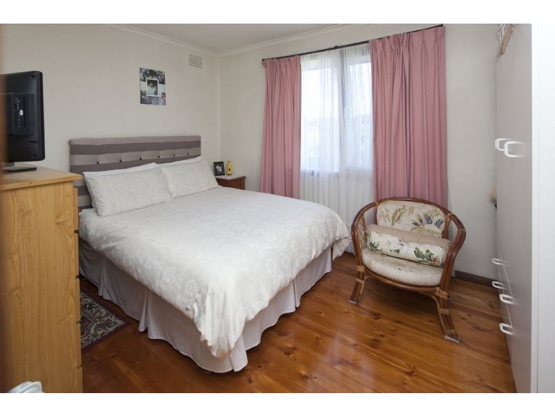 27 Fletcher Road, Dandenong North VIC 3175