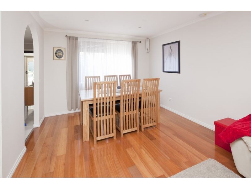 28 Briarhurst Ave, Dandenong North VIC 3175