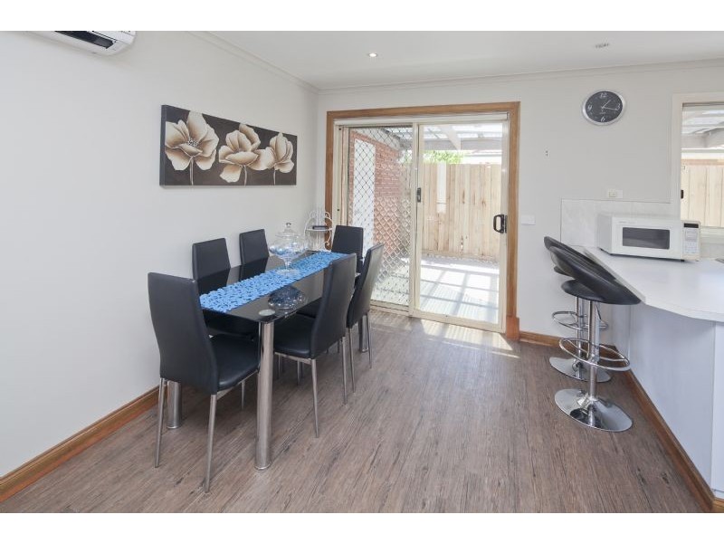 2/9 Wilma Avenue, Dandenong VIC 3175