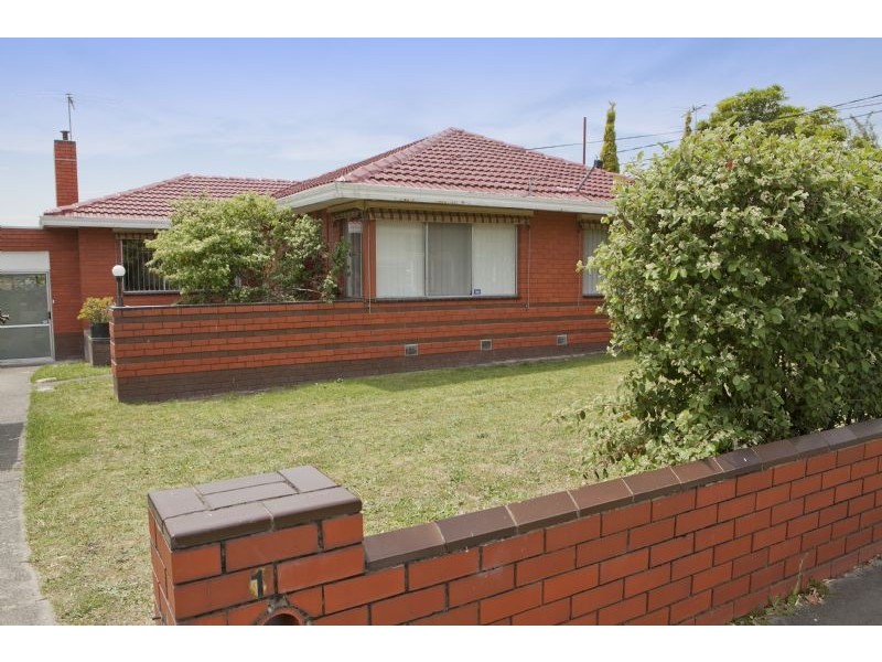 1 Peter Court, Dandenong VIC 3175