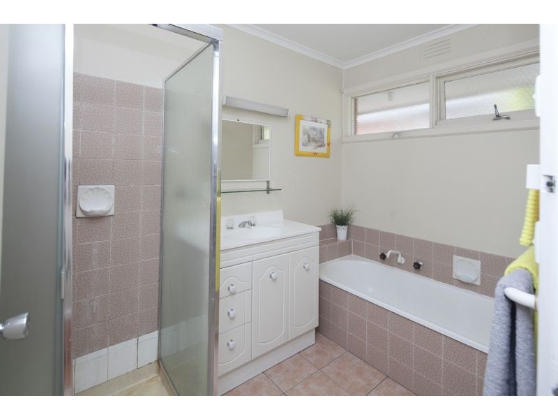 1 Peter Court, Dandenong VIC 3175