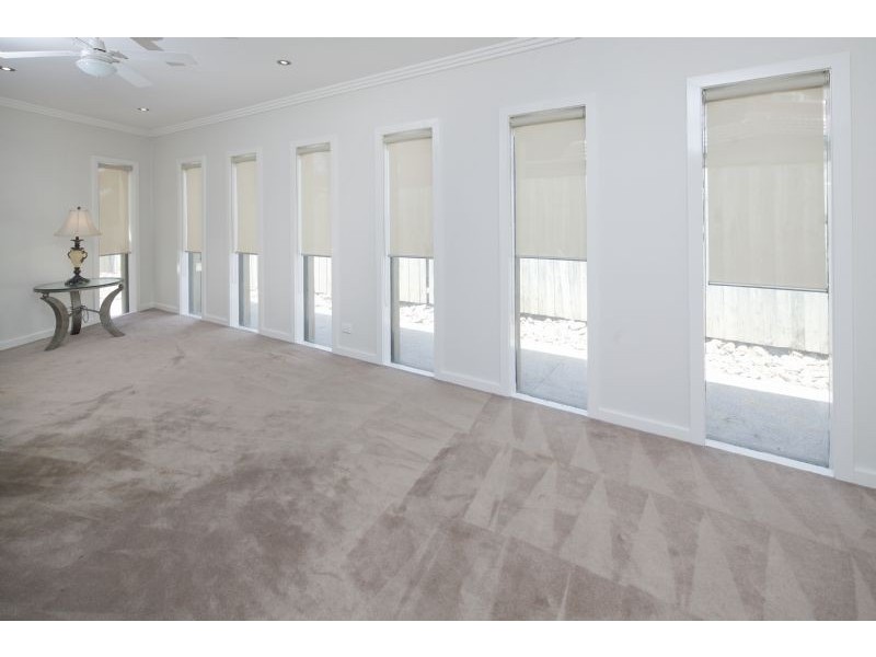 164 David Collins Drive, Endeavour Hills VIC 3802