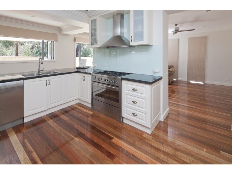 164 David Collins Drive, Endeavour Hills VIC 3802