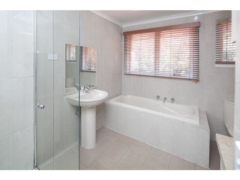 164 David Collins Drive, Endeavour Hills VIC 3802