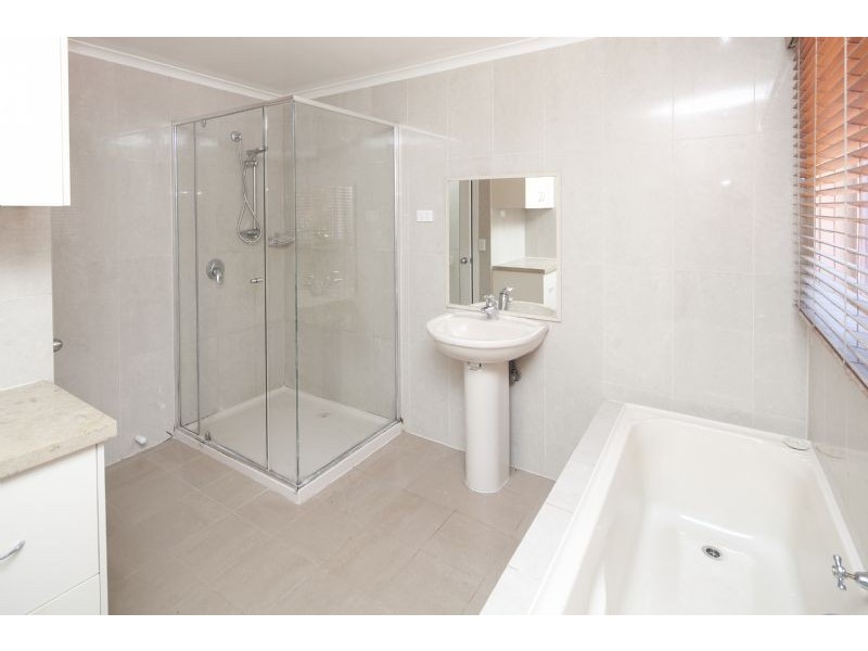 164 David Collins Drive, Endeavour Hills VIC 3802