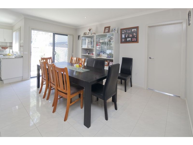 2/231 Outlook Drive, Dandenong North VIC 3175