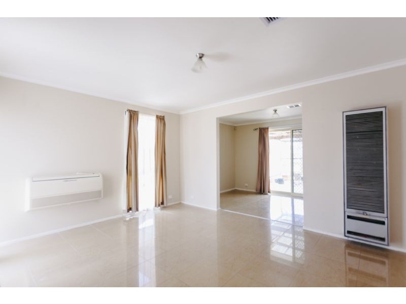 1/4 Torquay Court, Endeavour Hills VIC 3802