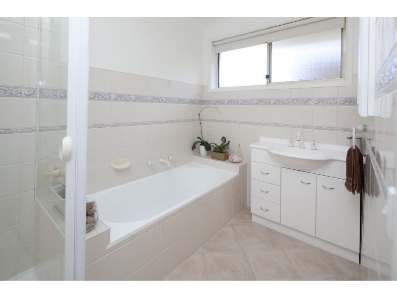 30 Cheviot Road, Keysborough VIC 3173