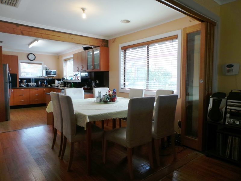 27 Burrows Avenue, Dandenong VIC 3175