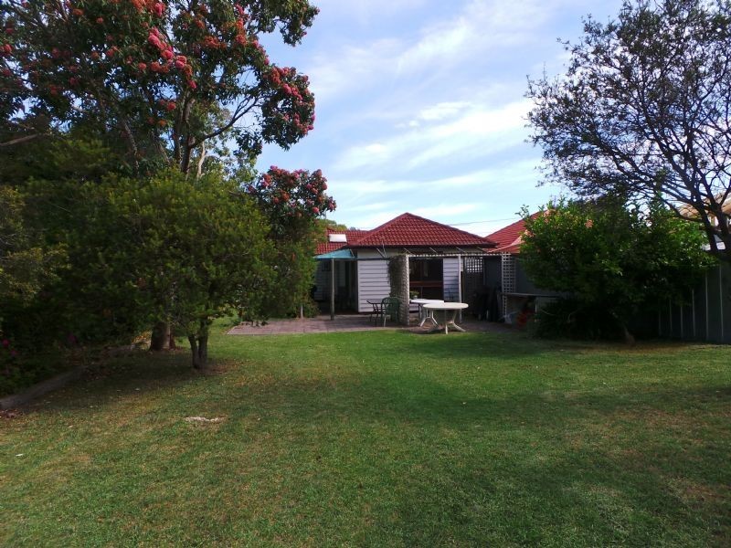 27 Burrows Avenue, Dandenong VIC 3175