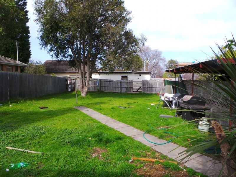 8 Birdwood Avenue, Dandenong VIC 3175