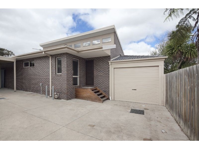 43a Robert Molyneux Avenue, Endeavour Hills VIC 3802