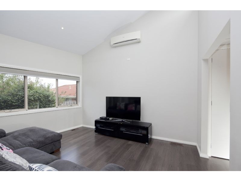 43a Robert Molyneux Avenue, Endeavour Hills VIC 3802