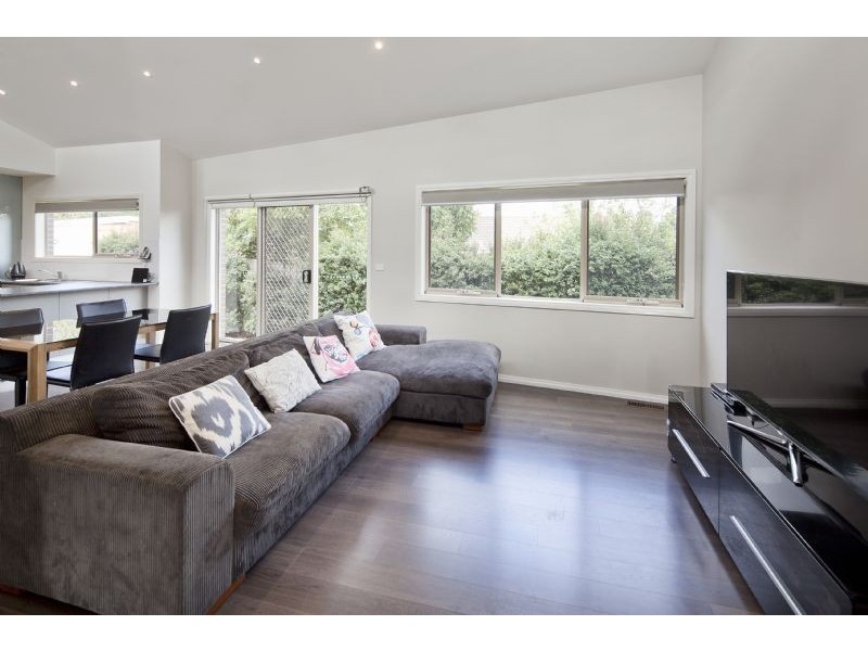 43a Robert Molyneux Avenue, Endeavour Hills VIC 3802