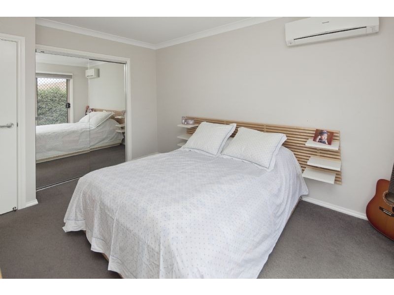 43a Robert Molyneux Avenue, Endeavour Hills VIC 3802