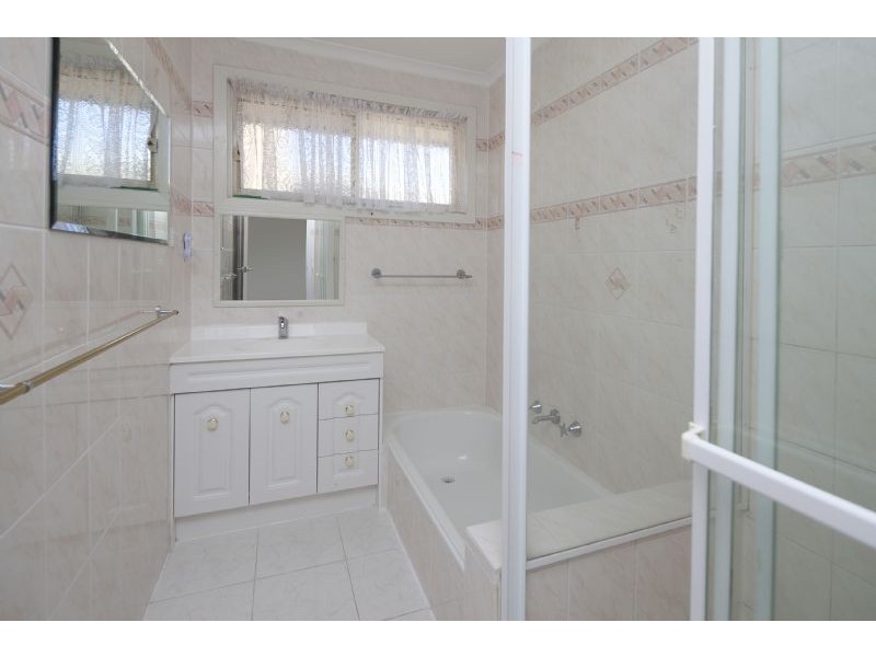 28 Parkmore Road, Keysborough VIC 3173