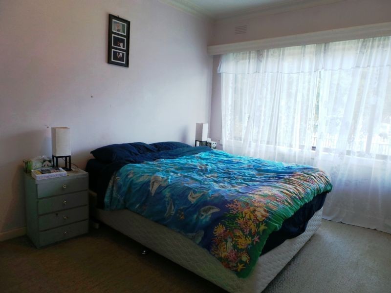 27 Burrows Avenue, Dandenong VIC 3175