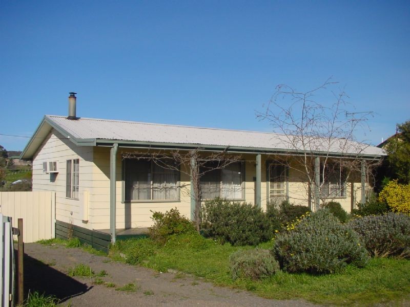 167 Main Road, Hepburn Springs VIC 3461