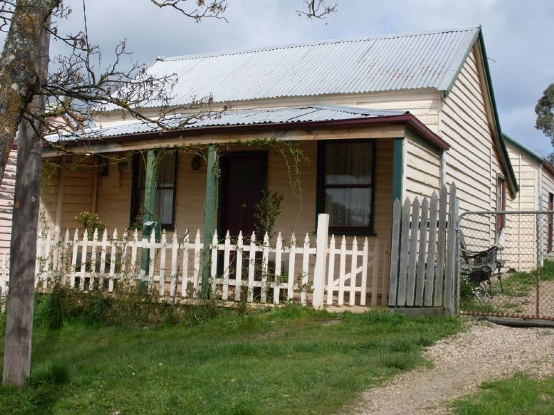 82 Raglan, Daylesford VIC 3460