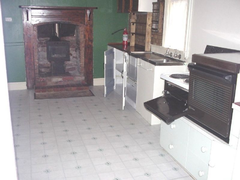 1 Tenth, Daylesford VIC 3460