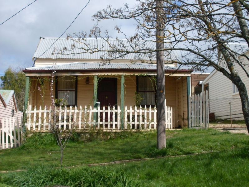 82 Raglan, Daylesford VIC 3460