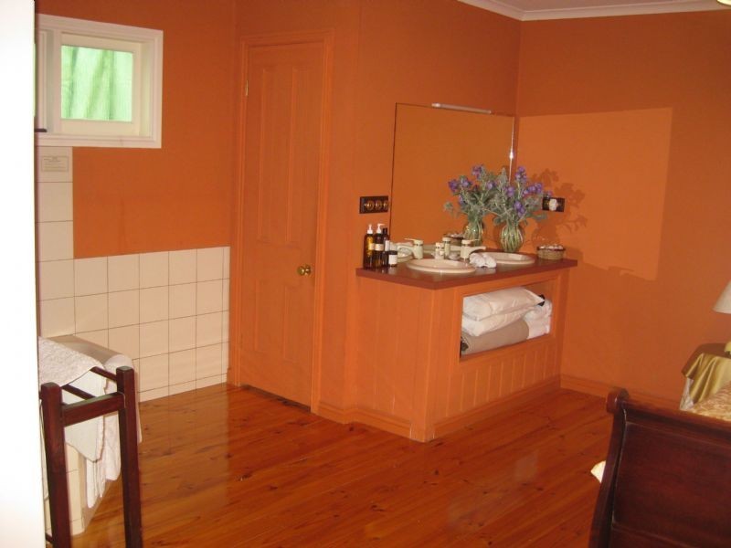 4 Fourth St, Daylesford VIC 3460