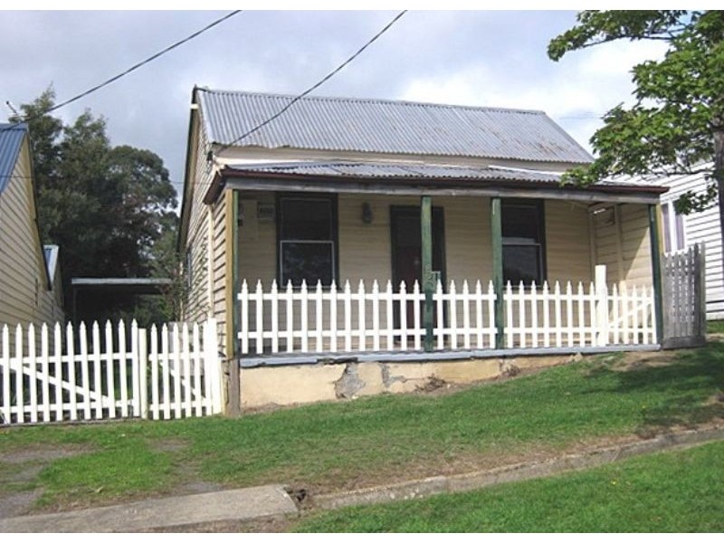 82 Raglan, Daylesford VIC 3460