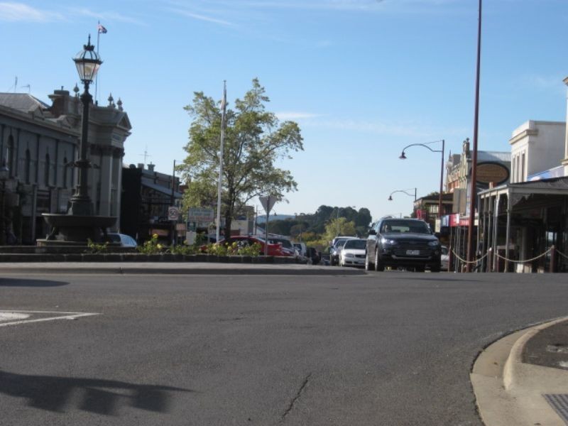 2/97 Vincent St, Daylesford VIC 3460