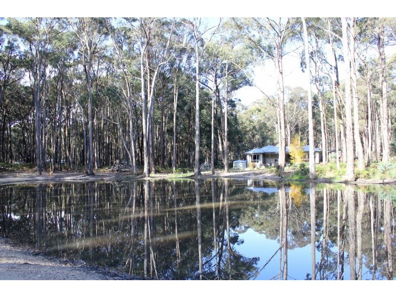 100 Kangaroo Drive, Coomoora VIC 3461