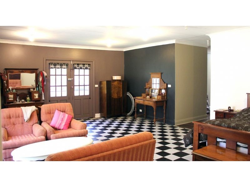 100 Kangaroo Drive, Coomoora VIC 3461