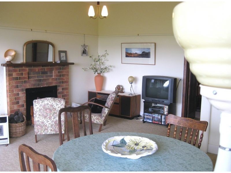 232 Forest Hill Rd, Newlyn VIC 3364