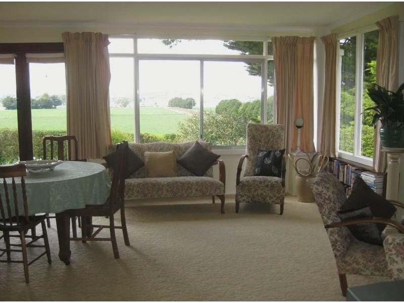 232 Forest Hill Rd, Newlyn VIC 3364