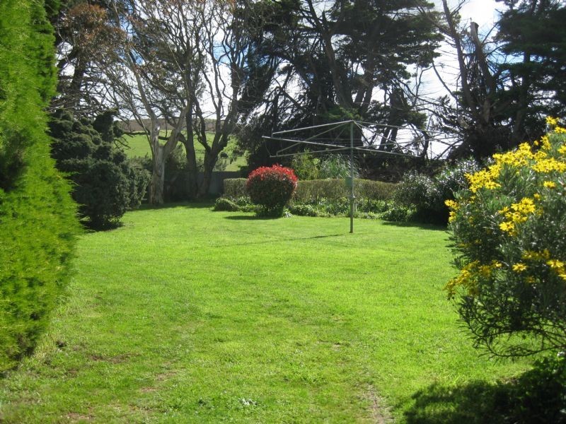 232 Forest Hill Rd, Newlyn VIC 3364