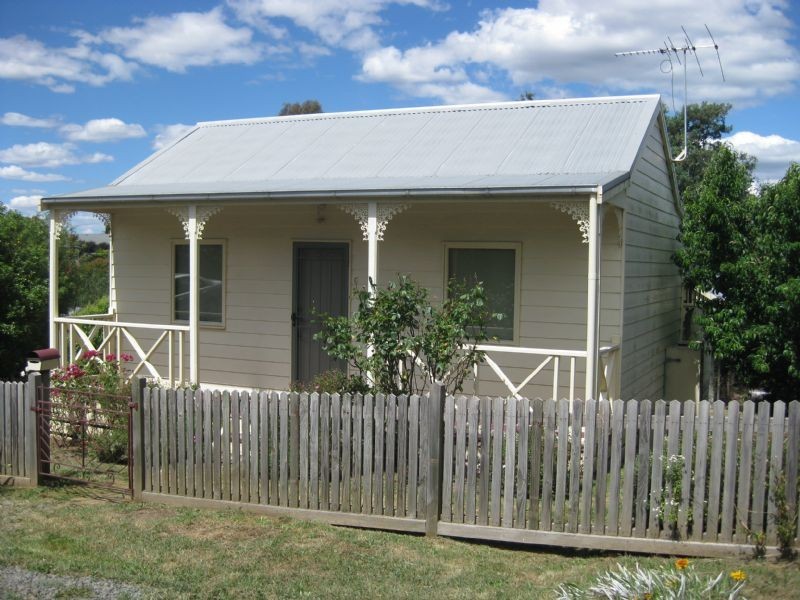 7 Perrins St, Daylesford VIC 3460