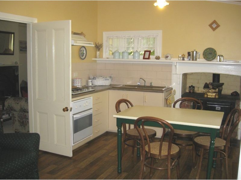 71 West St, Daylesford VIC 3460