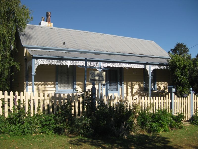 71 West St, Daylesford VIC 3460