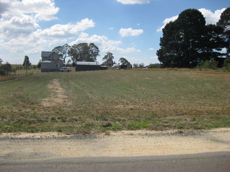 33 School Road, Coomoora VIC 3461