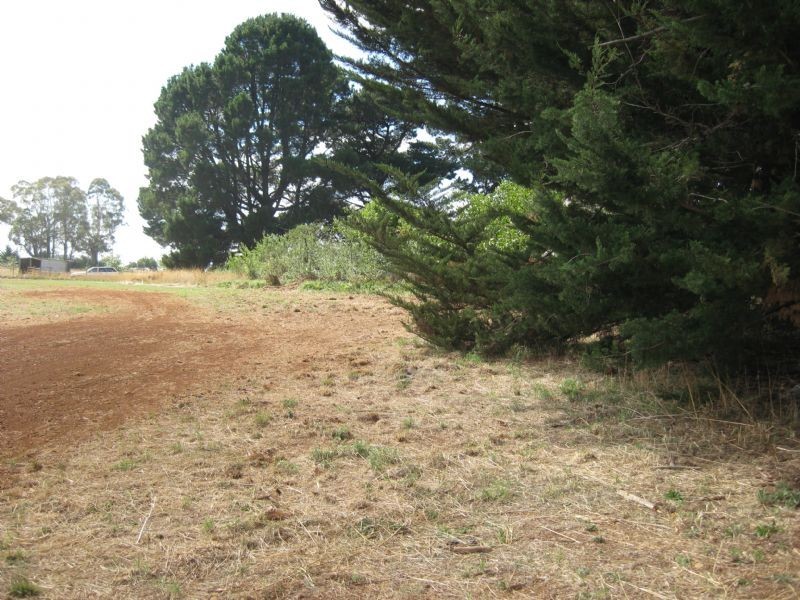 33 School Road, Coomoora VIC 3461