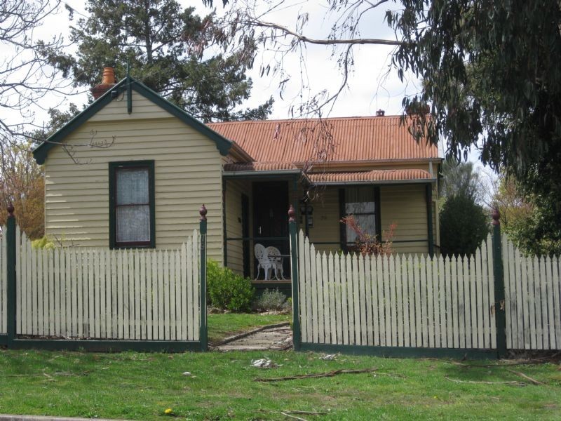79 West St, Daylesford VIC 3460